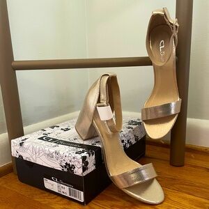 CHINESE LAUNDRY GOLD HEEL